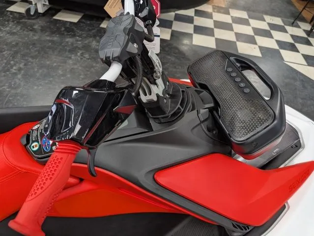 Slide: The Image of Sea-Doo Spark™Trixx for 3 Rotax® 900 ACE™ - 90 iBR and Aud 2026 - 9