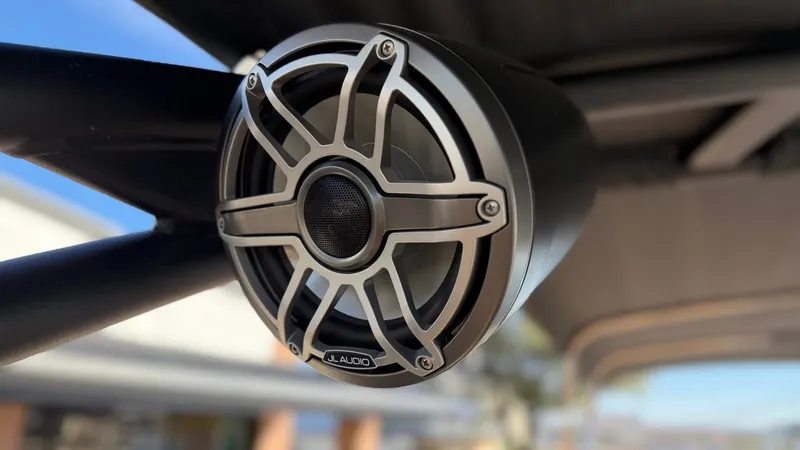 Slide: The Image of Harris Grand Mariner 250 2024 - 22