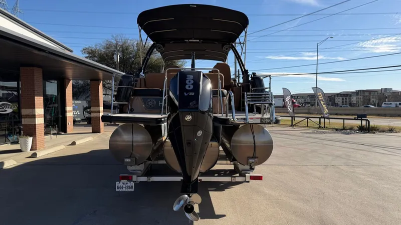 Slide: The Image of Harris Grand Mariner 250 2024 - 4