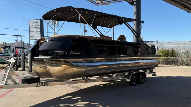 Slide: The Image of Harris Grand Mariner 250 2024 - 6