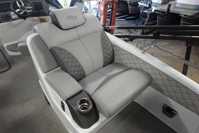 Slide: The Image of Manitou LX 23 SRW Single Engine 2023 - 11