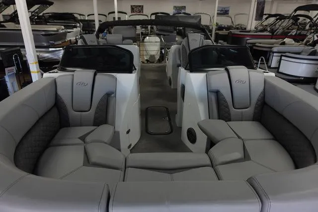 Slide: The Image of Manitou LX 23 SRW Single Engine 2023 - 4