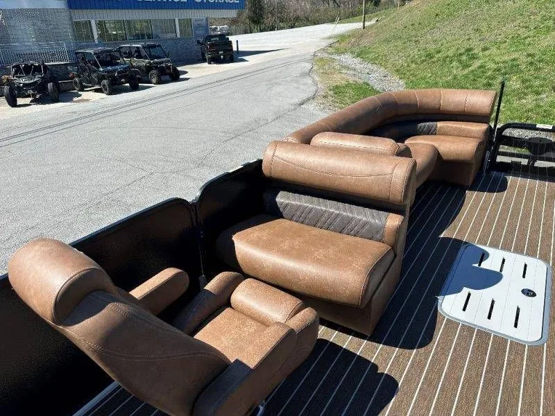 Slide: The Image of Premier 270 Intrigue RF-CL 2026 - 104