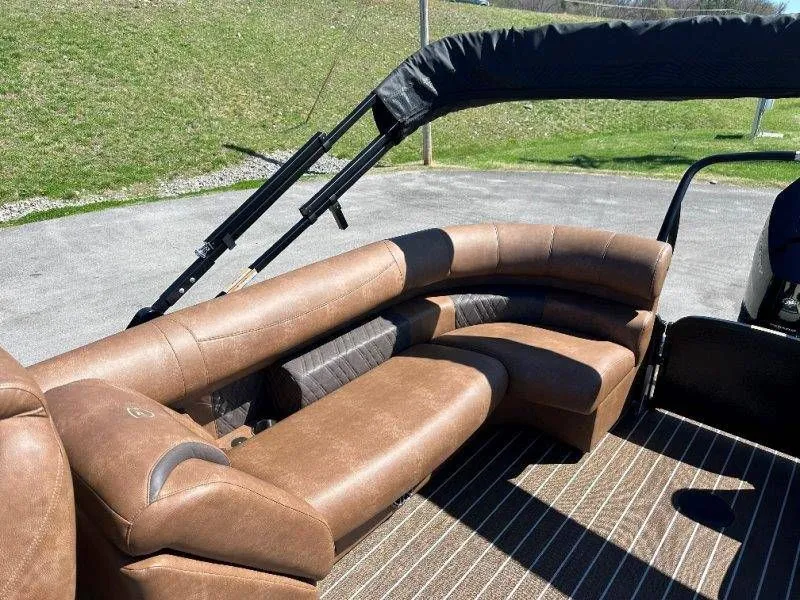 Slide: The Image of Premier 270 Intrigue RF-CL 2026 - 106