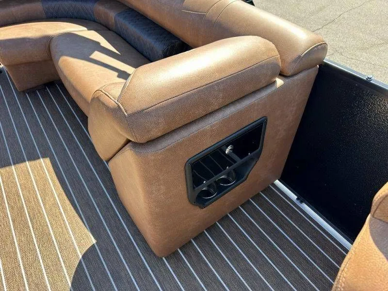 Slide: The Image of Premier 270 Intrigue RF-CL 2026 - 108