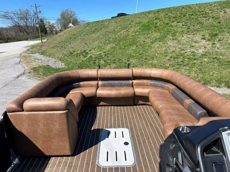 Slide: The Image of Premier 270 Intrigue RF-CL 2026 - 109