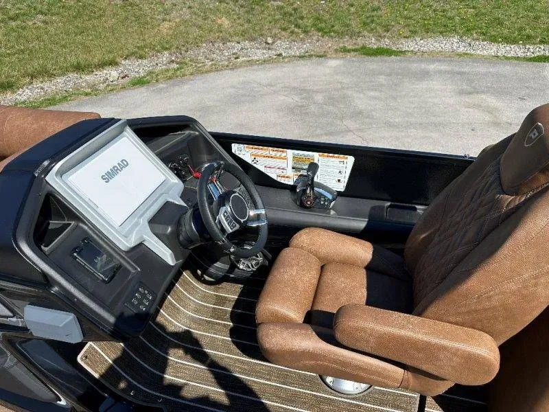 Slide: The Image of Premier 270 Intrigue RF-CL 2026 - 110