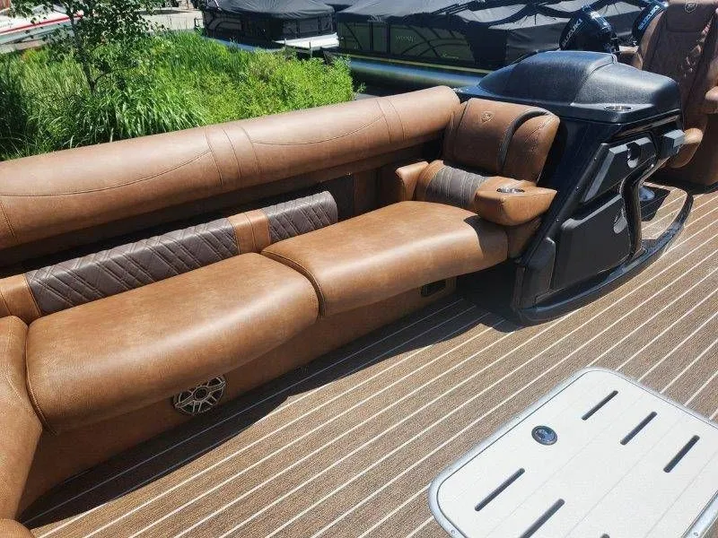 Slide: The Image of Premier 270 Intrigue RF-CL 2026 - 127