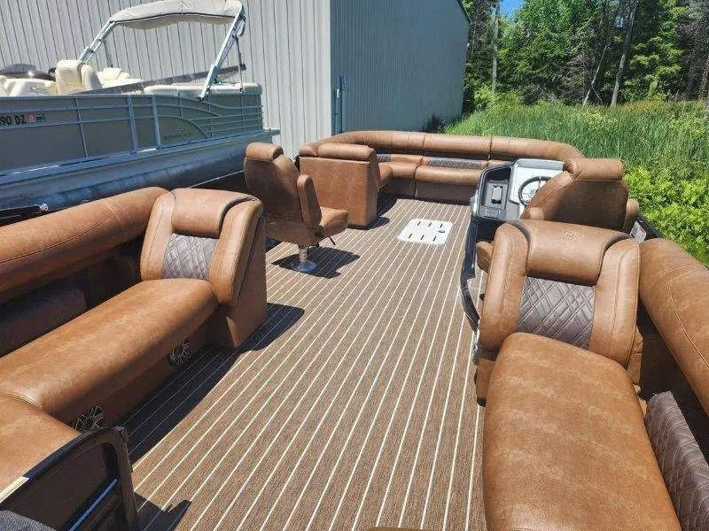 Slide: The Image of Premier 270 Intrigue RF-CL 2026 - 134