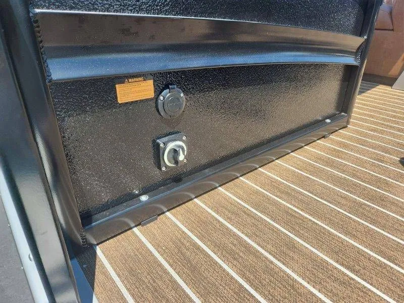 Slide: The Image of Premier 270 Intrigue RF-CL 2026 - 137