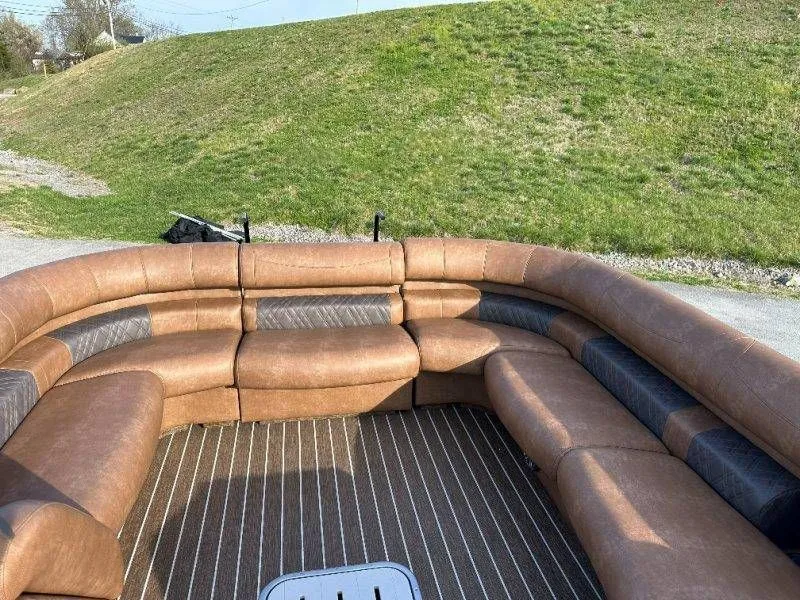 Slide: The Image of Premier 270 Intrigue RF-CL 2026 - 38