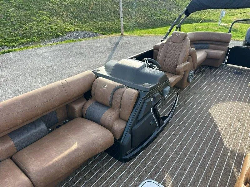 Slide: The Image of Premier 270 Intrigue RF-CL 2026 - 39