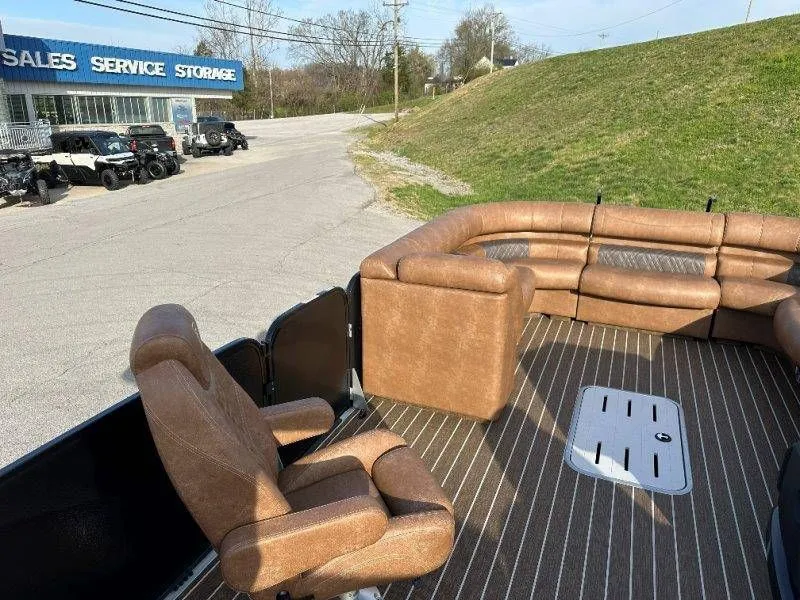 Slide: The Image of Premier 270 Intrigue RF-CL 2026 - 40