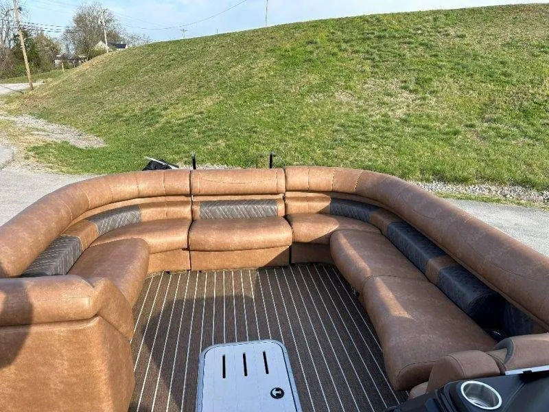 Slide: The Image of Premier 270 Intrigue RF-CL 2026 - 52