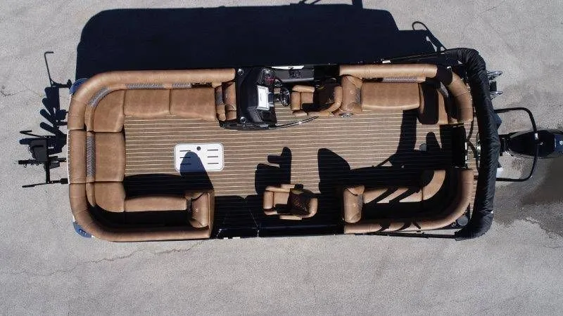 Slide: The Image of Premier 270 Intrigue RF-CL 2026 - 76