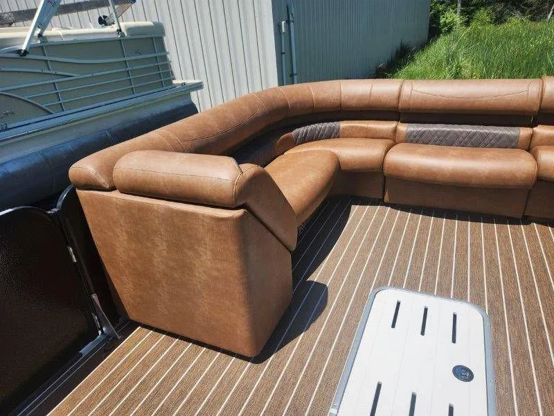 Slide: The Image of Premier 270 Intrigue RF-CL 2026 - 9