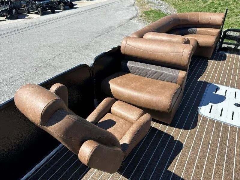 Slide: The Image of Premier 270 Intrigue RF-CL 2026 - 92