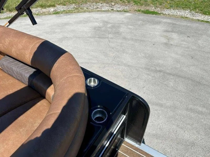 Slide: The Image of Premier 270 Intrigue RF-CL 2026 - 93