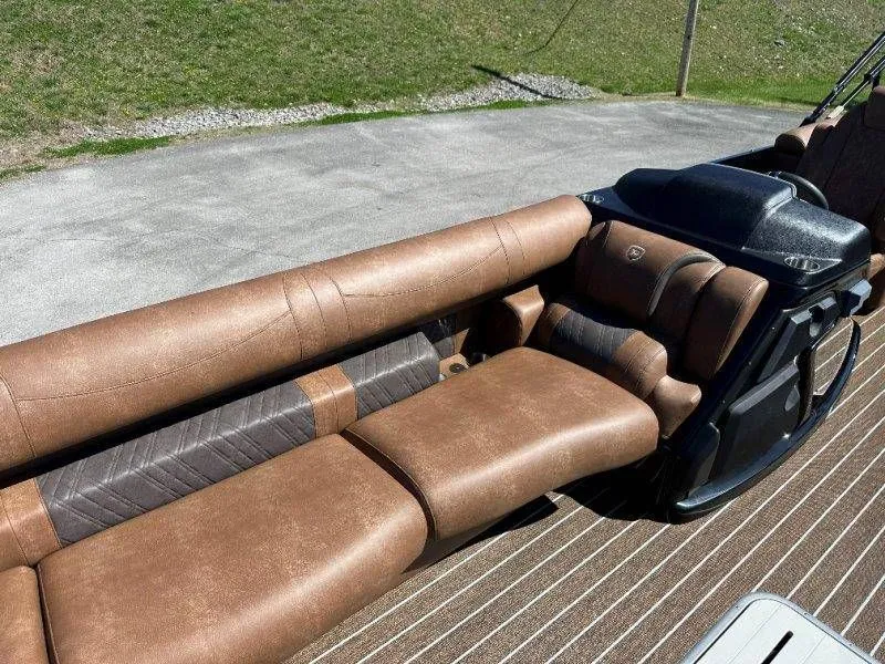 Slide: The Image of Premier 270 Intrigue RF-CL 2026 - 95