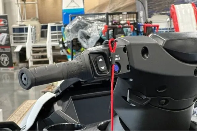 Slide: The Image of Yamaha FX SVHO W/AUDIO-BLACK/CYA 2025 - 29