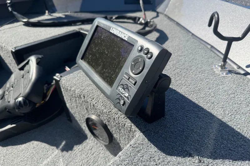 Slide: The Image of Fishfinder on 2018 Alumacraft Crappie Deluxe boat dashboard, featuring Lowrance display. - 13