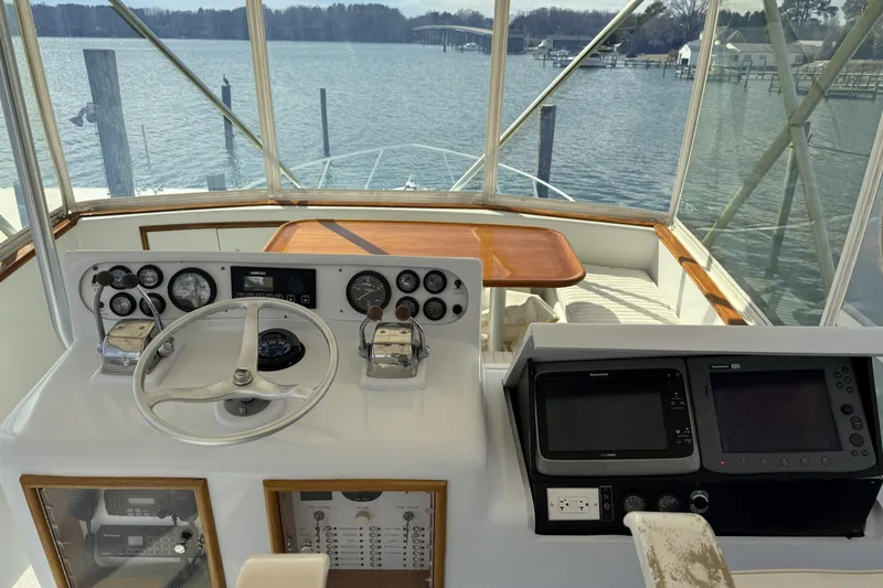 Slide: The Image of Tiffany 46 Helm - 10