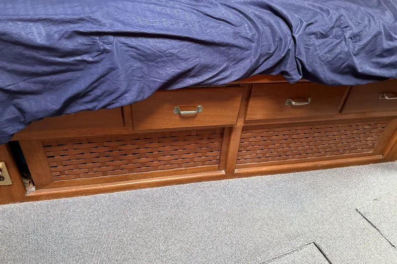 Slide: The Image of Tiffany 46 Lots of Storage - 22