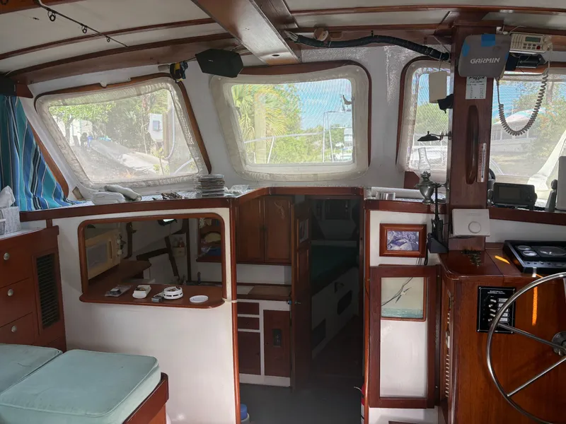 Slide: The Image of Wilbur 38 Flybridge 1983 - 19