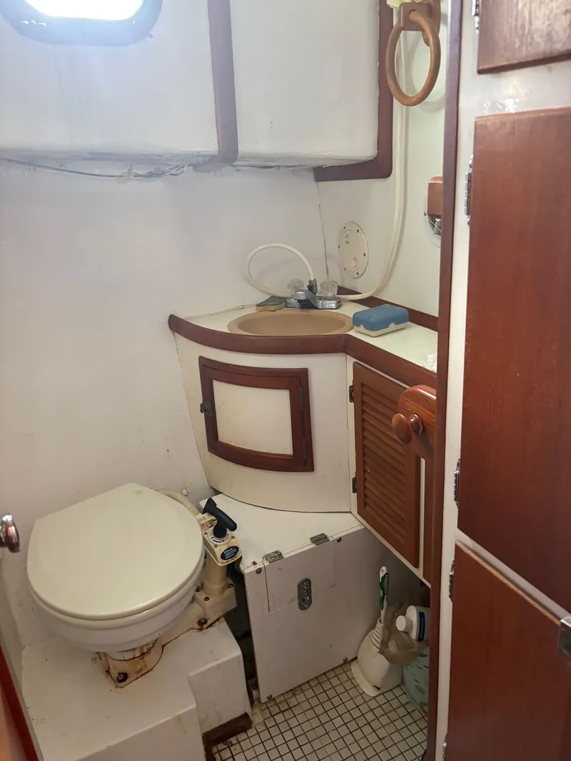 Slide: The Image of Wilbur 38 Flybridge 1983 - 22