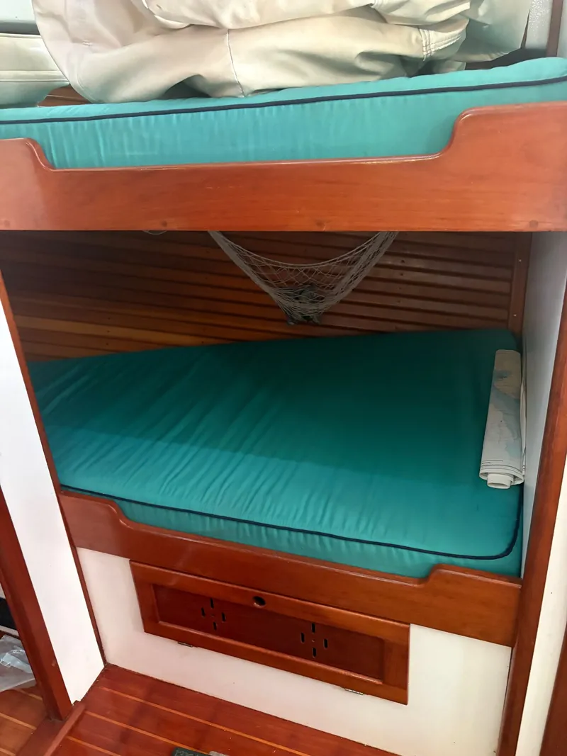 Slide: The Image of Wilbur 38 Flybridge 1983 - 24