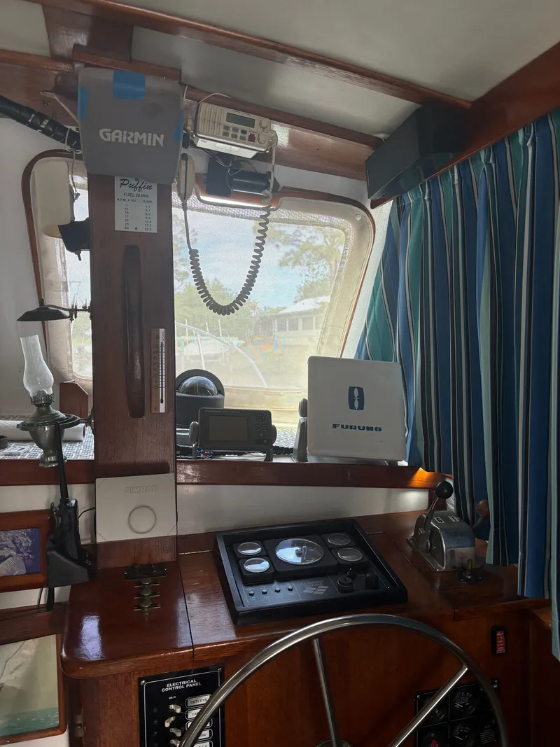 Slide: The Image of Wilbur 38 Flybridge 1983 - 26