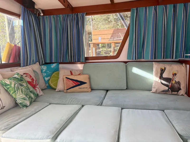 Slide: The Image of Wilbur 38 Flybridge 1983 - 5