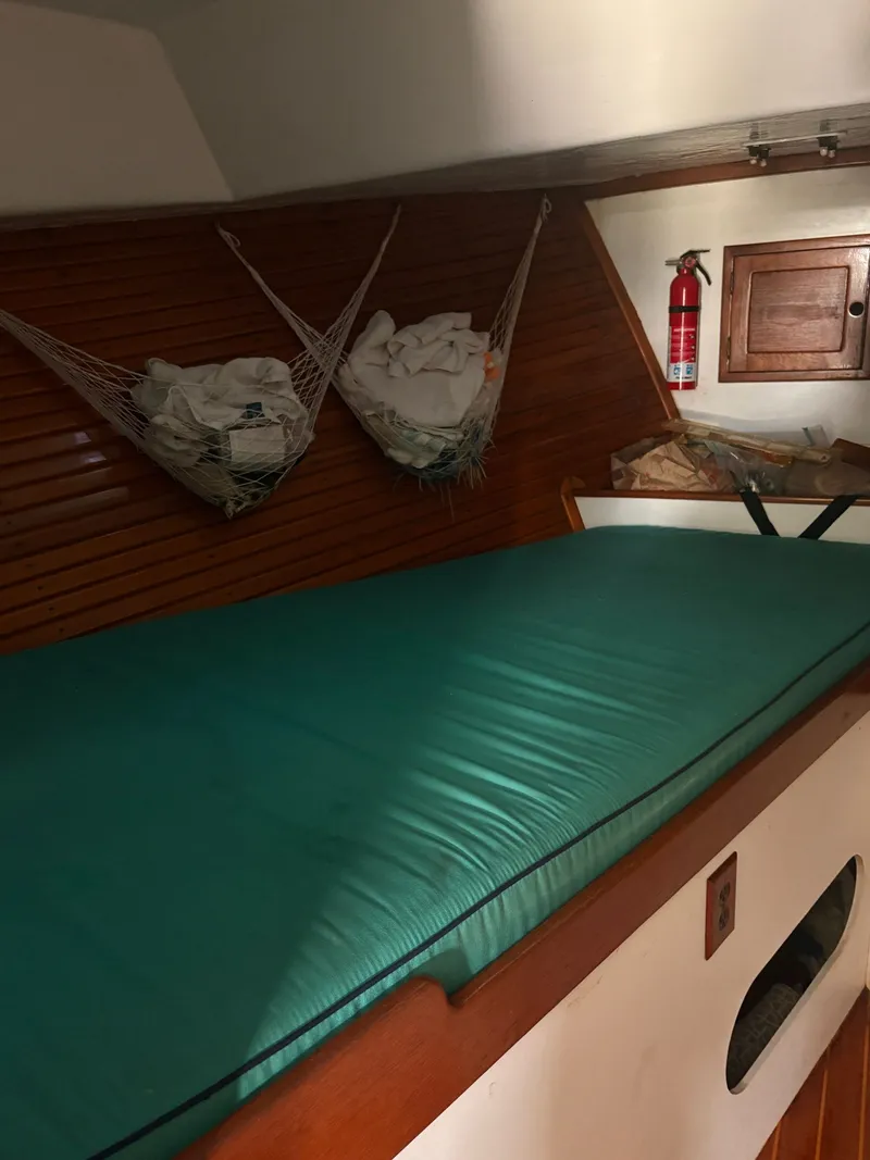 Slide: The Image of Wilbur 38 Flybridge 1983 - 6