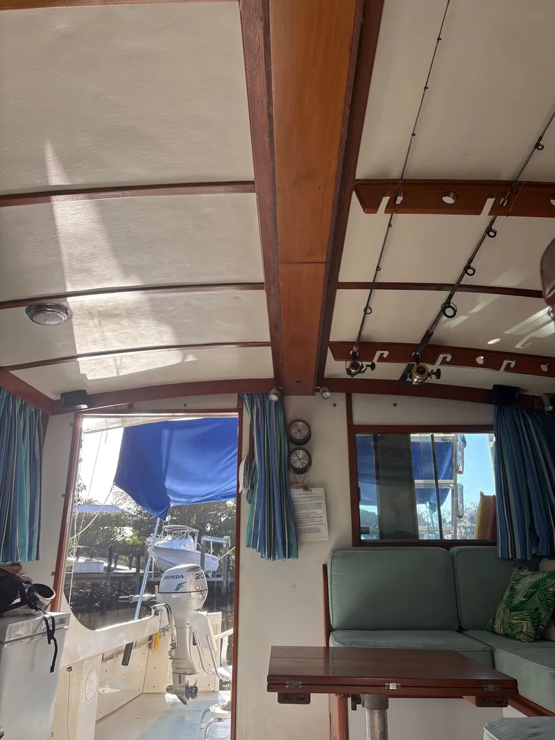 Slide: The Image of Wilbur 38 Flybridge 1983 - 7