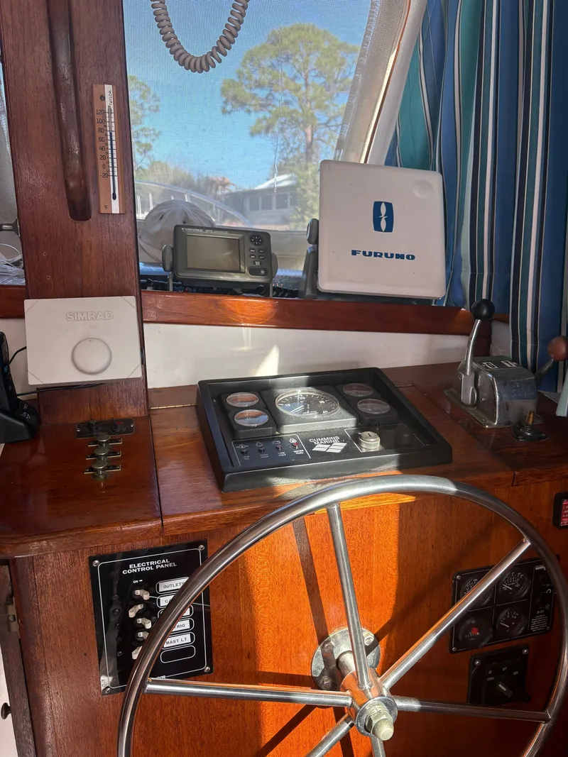 Slide: The Image of Wilbur 38 Flybridge 1983 - 9