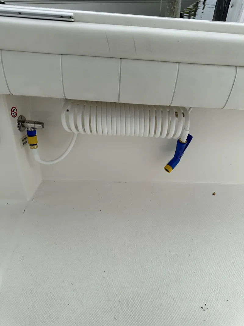 Slide: The Image of Regulator Marine 28 FS w/SeaKeeper Ride 2013 - 25