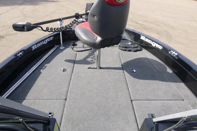 Slide: The Image of 2008 Ranger 620 VS boat deck with seat and trolling motor. - 10