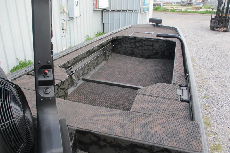 Slide: The Image of 2026 Gator Tail 1754 Extreme boat interior with camouflage design and spacious layout. - 4