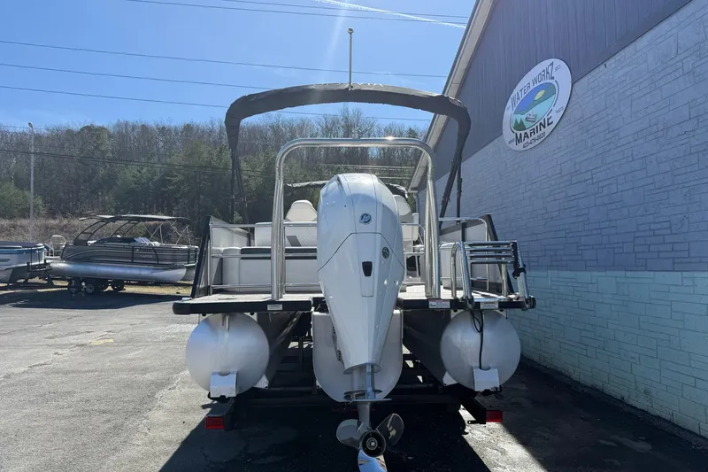 Slide: The Image of 2022 Viaggio Diamante S 26 pontoon boat at Water Work Marine dealership. - 5