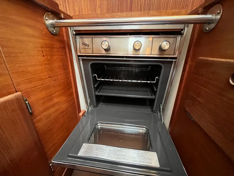 Slide: The Image of Open oven in a 1988 Sabre 34 MK II yacht. - 11