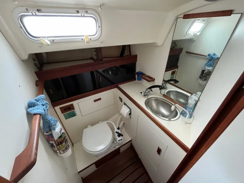 Slide: The Image of Interior view of Sabre 34 MK II 1988 bathroom. - 26