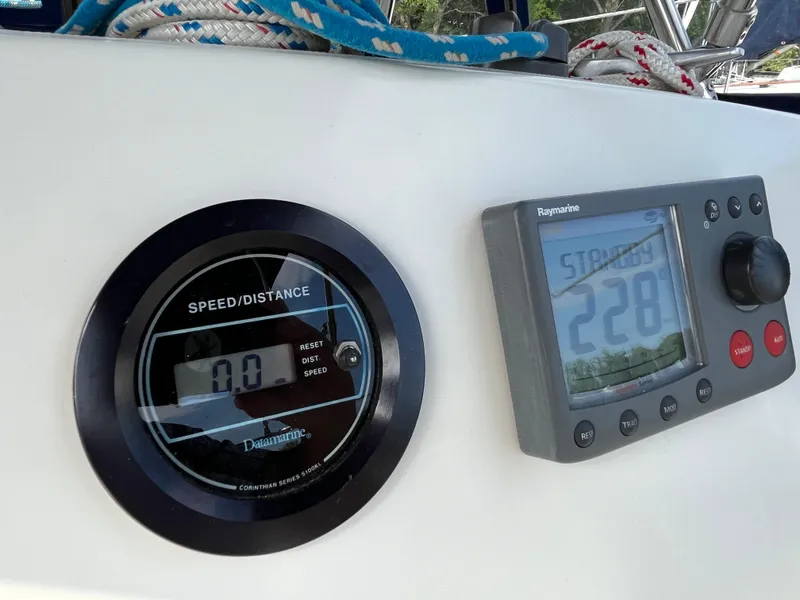 Slide: The Image of Navigation instruments on a 1988 Sabre 34 MK II. - 39