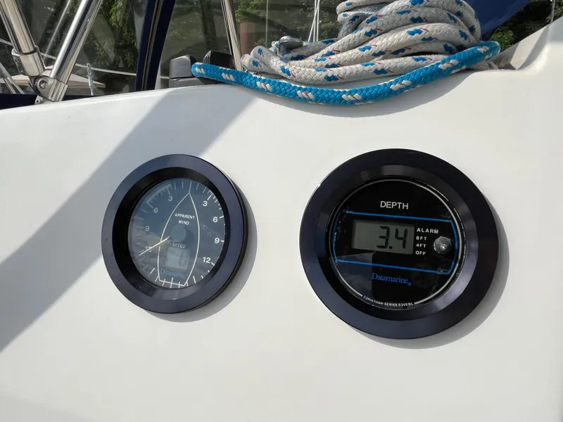 Slide: The Image of Instrument panel of a 1988 Sabre 34 MK II yacht. - 40