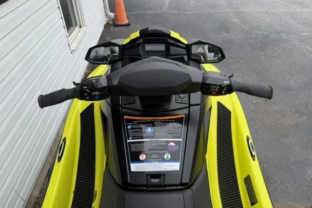 Slide: The Image of 2023 Yamaha WaveRunner VX Cruiser HO, top view of handlebars and dashboard. - 5