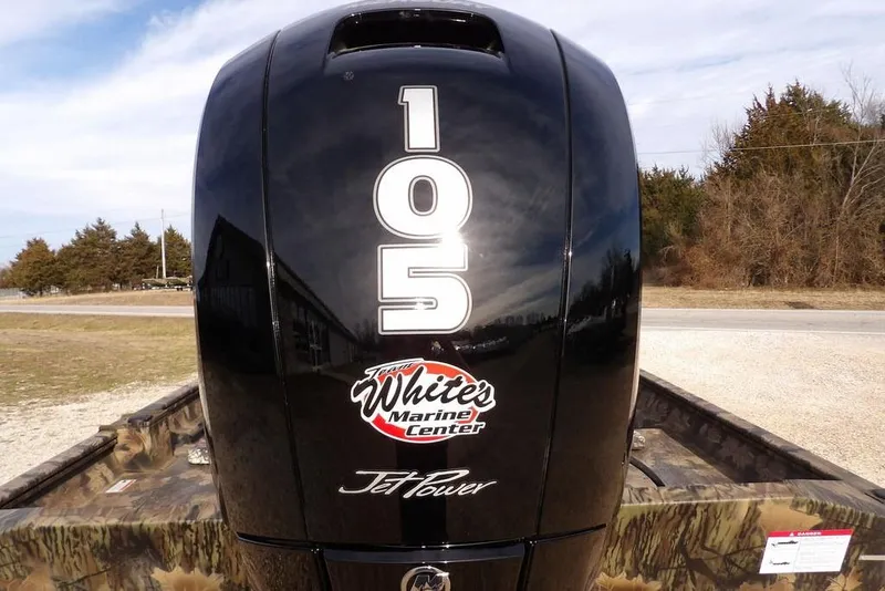 Slide: The Image of Outboard motor on 2026 Crestliner 1870 Retriever FCC, featuring "105" and "Jet Power" branding. - 31