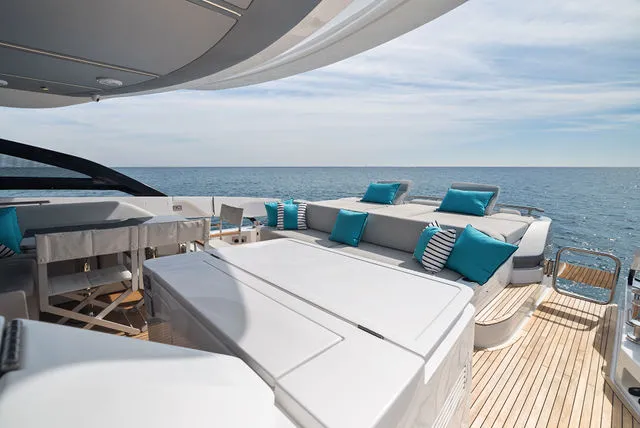 Slide: The Image of Azimut Atlantis 45 2022 - 55