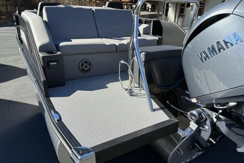 Slide: The Image of 2026 Evotti 521CS boat with Yamaha engine, featuring spacious seating and modern design. - 14