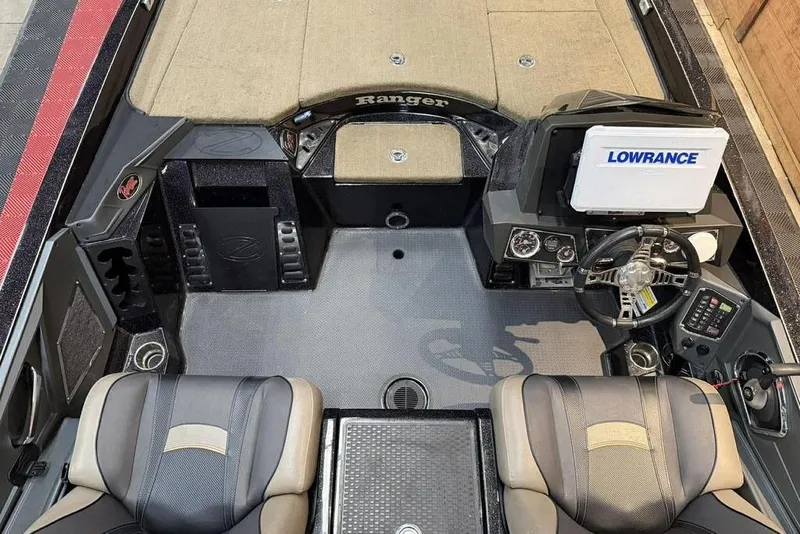 Slide: The Image of 2020 Ranger Z520L boat interior with Lowrance system and dual seats. - 9