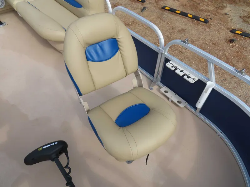 Slide: The Image of Sun Tracker Fishin Barge 20 2013 - 15