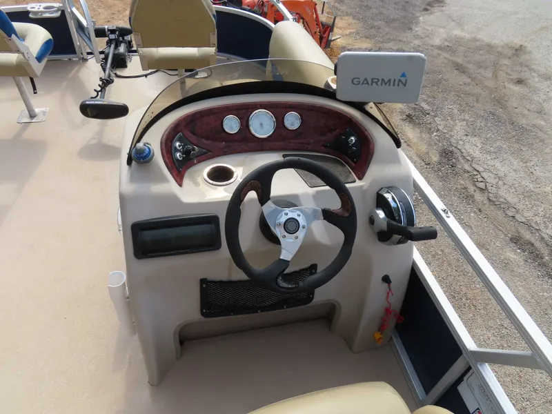 Slide: The Image of Sun Tracker Fishin Barge 20 2013 - 22